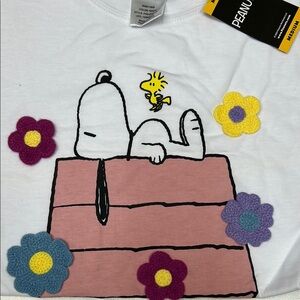 Comfy and cute Snoopy with crochet flowers top NWT! Size M